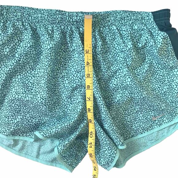 Nike Running Shorts Women L Dri Fit 10K Tempo Printed Shorts Green Black Gym EUC - Picture 7 of 13